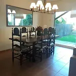 Hébergement de vacances Casa Con Piscina A Menos De 1 Min De La Playa. Aa