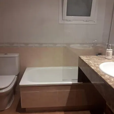 Casa Con Piscina A Menos De 1 Min De La Playa. Aa بيت للعطل خيرونا