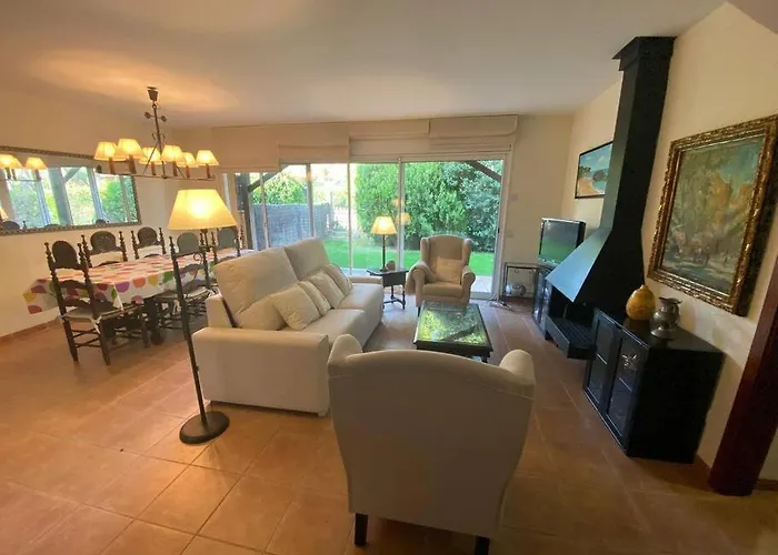 Casa Con Piscina A Menos De 1 Min De La Playa. Aa